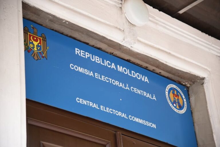 Locuitorii vor un nou referendum pentru demiterea primarului din Coșnița