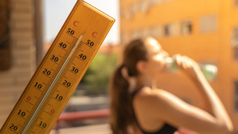 Meteorologii au emis COD GALBEN de caniculă. Care vor fi cele mai fierbinți perioade