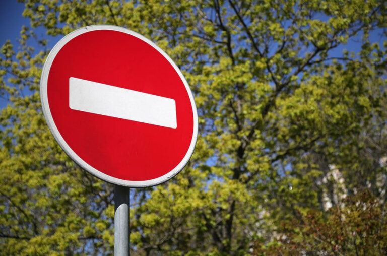 Șoferii, atenție! Restricții de trafic pe traseul M1, în zona Pruncul