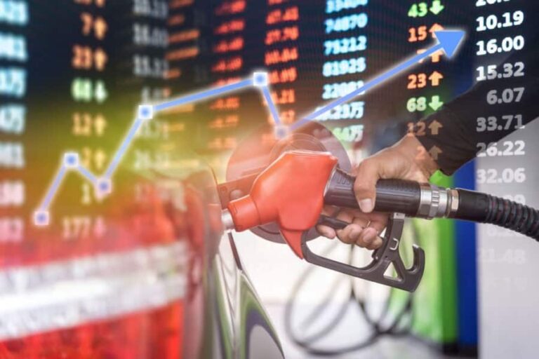 Carburanții se scumpesc: Benzina ajunge la 28,96 lei, iar motorina la 28,07 lei litrul