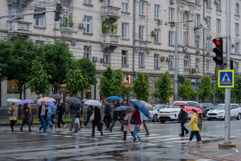 /METEO/ Cer noros cu posibile precipitații în toată țara. cum va fi vremea vineri și în acest weekend?