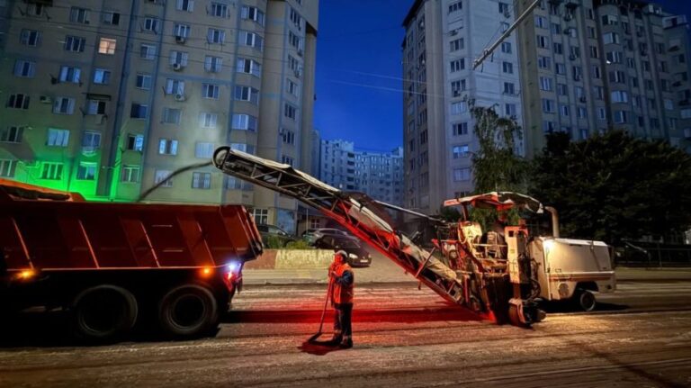 Șoferii rugați să evite strada Florilor. Artera a intrat în reparație capitală