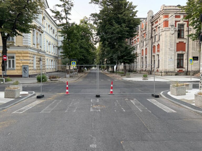 Strada Veronica Micle urmează a fi închisă. Primăria a început lucrările de amenajare