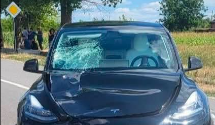 O pensionară lovită mortal, la Telenești. Accidentul s-a produs pe un drum local