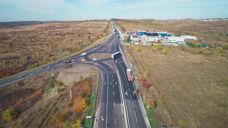 Traseul M1 spre Leușeni intră în reparație: aproape 38 km de drum vor fi modernizați