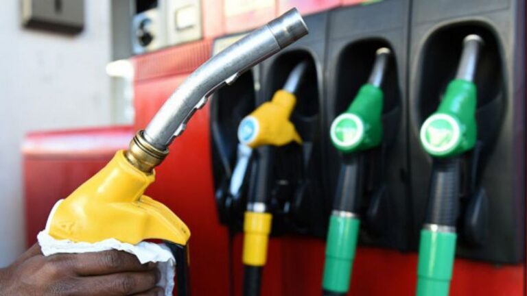 Prețul benzinei scade. Motorina în continuare se scumpește. Noi tarife la carburanți pentru 4 august