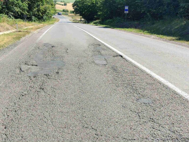 /HARTA/ Drumul național R20 intră în reparație. Licitația a fost lansată de AND