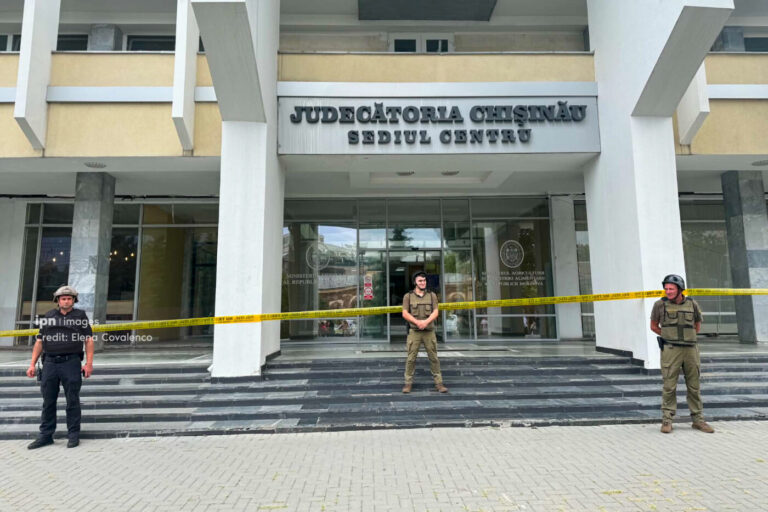 Alertă cu bombă la Judecătoria Chișinău. Poliția a fost sesizată despre o minare a clădirii