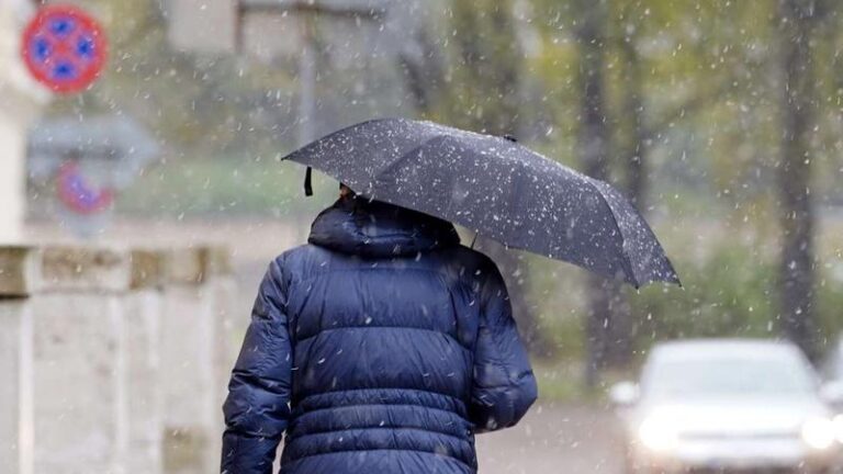 /METEO/ Cod galben de ploi puternice, descărcări electrice și vreme răcoroasă. Prognoza pentru astăzi și următoarele 5 zile