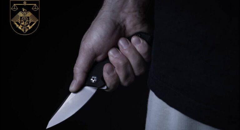 Omor într-un local din Fălești. Proprietarul înjunghiat în gât și lovit cu sticla de bere
