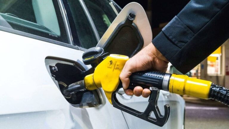 Gata cu ieftinirea motorinei! Pentru joi, 3 septembrie, carburanții se scumpesc