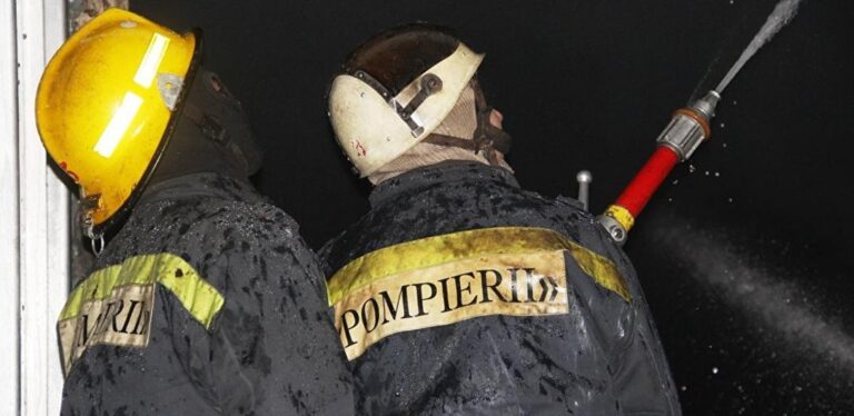 O femeie din Căușeni a fost salvată contracronometru de pompieri. Salvatorii au deblocat ușa locuinței