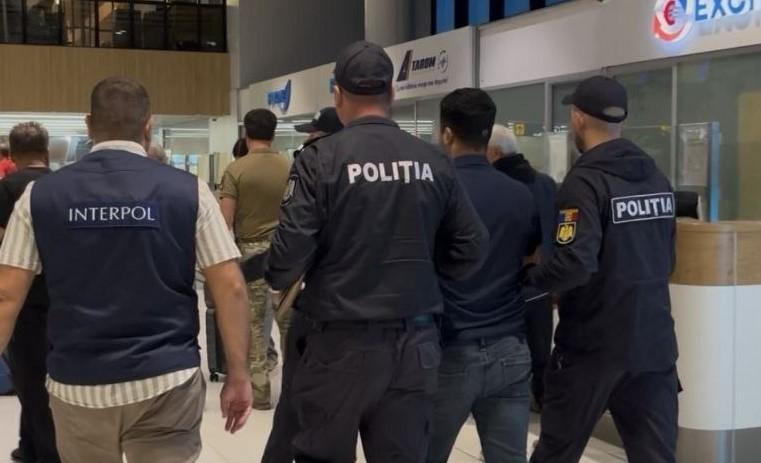 Un cetățean turc căutat prin INTERPOL a fost extrădat din Republica Moldova