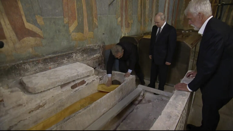 Armata rusă ar fi pierdut o parte din moaștele Sfântului Dmitri în timp ce fugeau de ucraineni