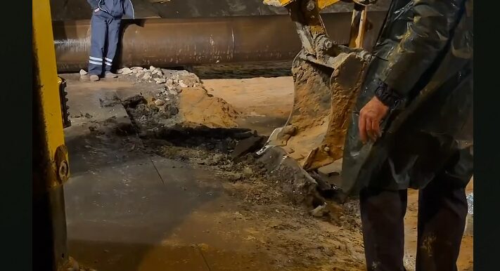 Strada Vadul lui Vodă rămâne închisă. Primăria și Termoelectrica se acuză reciproc